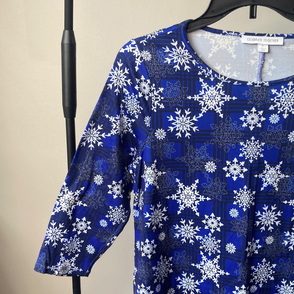 3/$15 Snowflake and plaid print 3/4 sleeve nightshirt nightgown size S - Picture 7 of 15